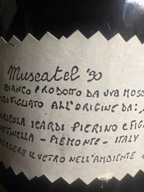 Muscatel Castiglione Tinella Icardi 1990 – bottle (2)