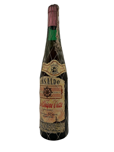 Gammel flaske rosévin Cinque Terre Ansaldo 1970 med net