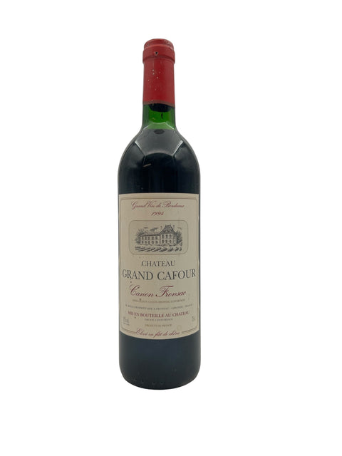 Flaske af Grand Cafour Chateau 1996 rødvin