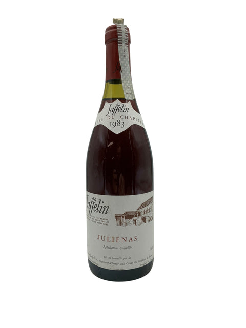Flaske af Juliénas Jaffelin 1983 rødvin med etiket