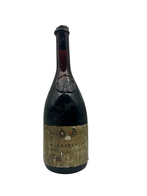 Barbaresco vinflaske fra 1975 med slidt etiket