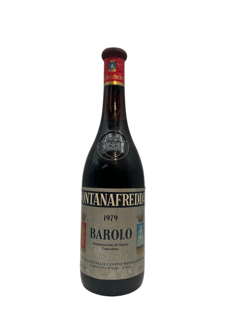 Fles Barolo Fontanafredda 1979 met etiket