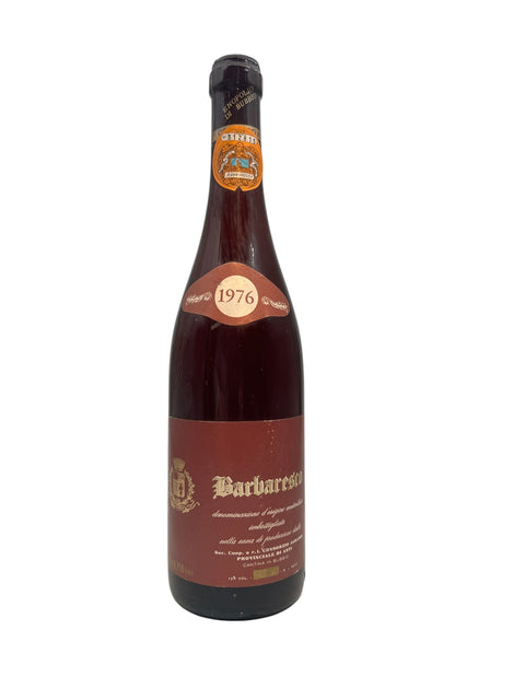 Flaska Barbaresco rött vin från 1976 av Produttori del Barbaresco
