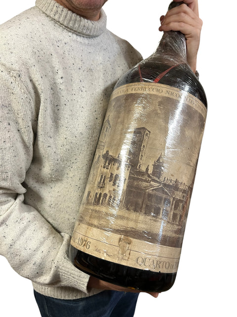 Stor flaska Quarto di Brenta Vinicola Ferruccio 1976 rött vin