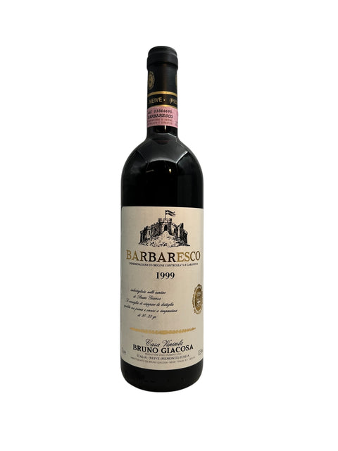 Flaske af Barbaresco Bruno Giacosa 1999 med etikette