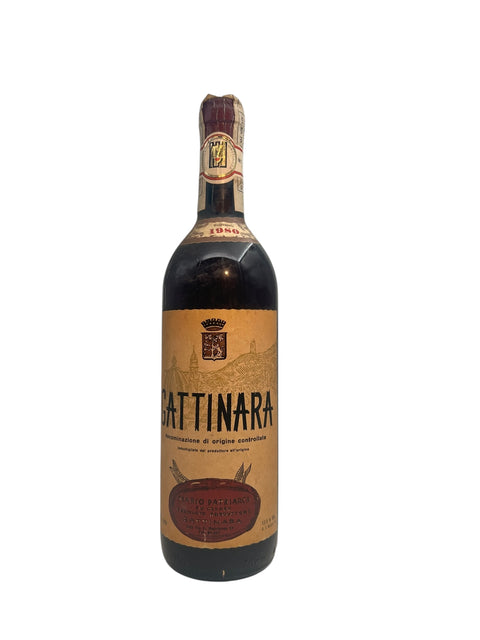 Flaska Gattinara Mario Patriarca 1969 rött vin från Italien