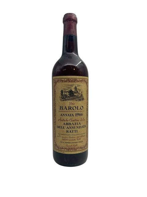 Flaska Barolo 1966 Antiche Cantine med etikett