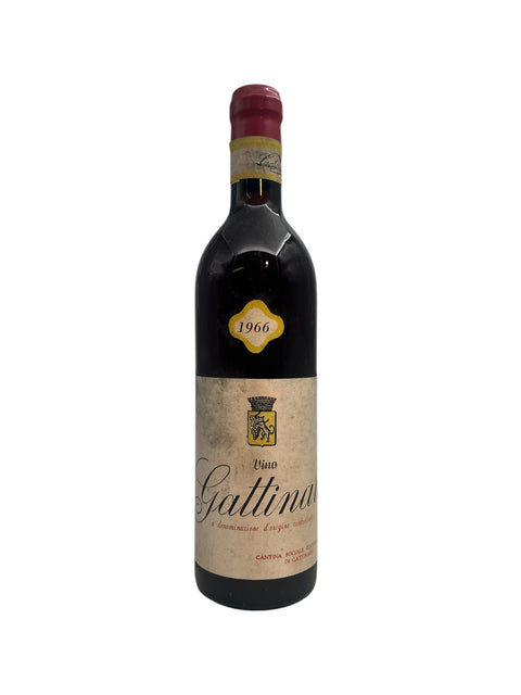 Flaske af Gattinara rødvin fra Cantina Sociale di Gattinara årgang 1966