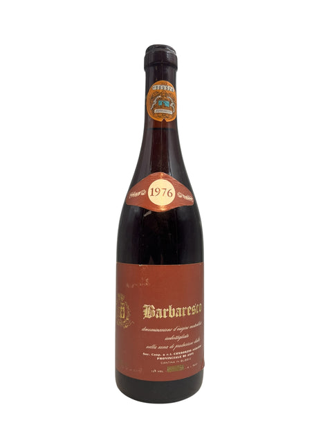 Fles rode wijn Barbaresco Cantina 1976