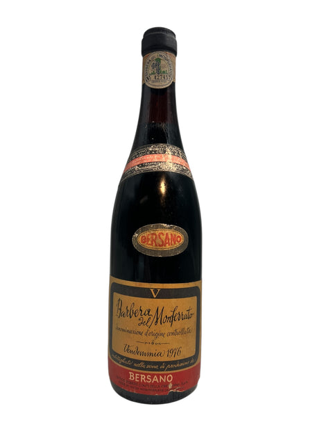 Pullo Barbera del Monferrato Bersano 1976 punaviiniä