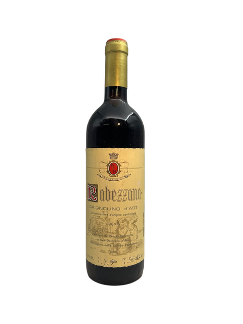 Fles Grignolino d'Asti Robazzolo 1969 met gouden etiket