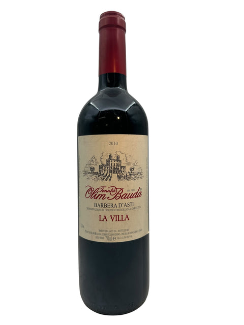 Fles rode wijn Barbera d'Asti Olim Bauda 2010