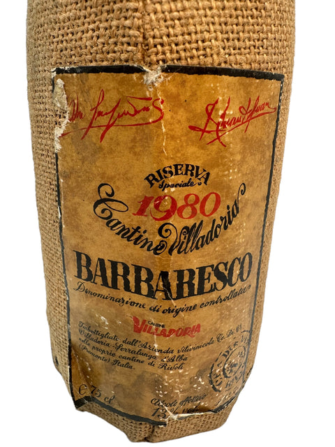 Barbaresco Cantine Villadoria 1980 pullo maalaismaisessa pakkauksessa