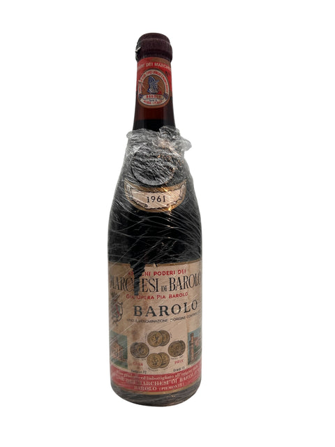 Flaske af Barolo Marchesi di Barolo 1961 indpakket i plast